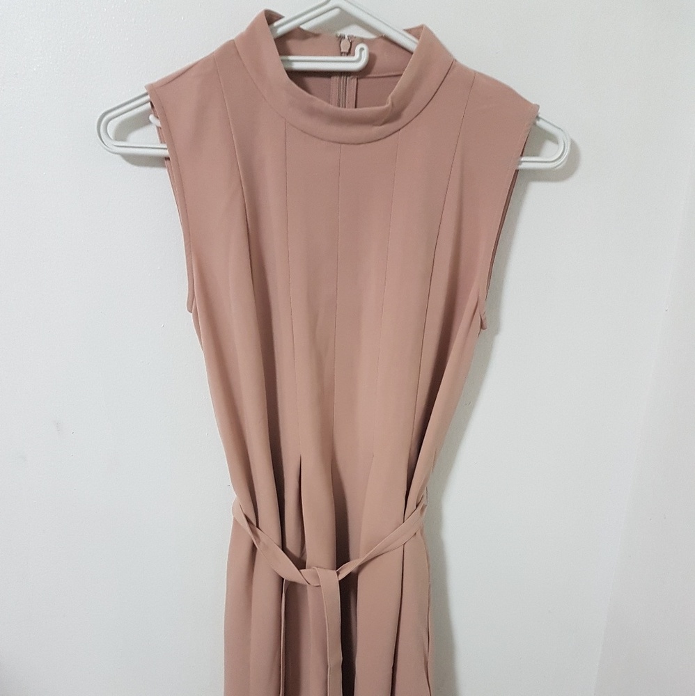 Uniqlo sleeveless Mock neck tie dress with pockets